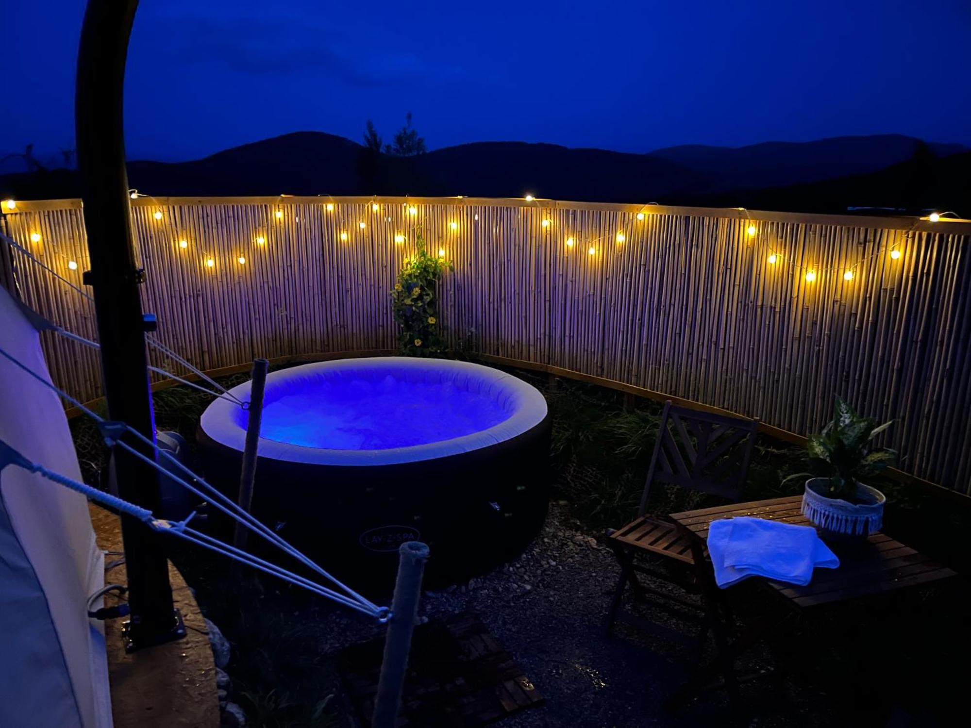 Glamping Hohe Wand - Zelt Mit Sternenfenster Und Whirlpool 호텔 Maiersdorf 외부 사진